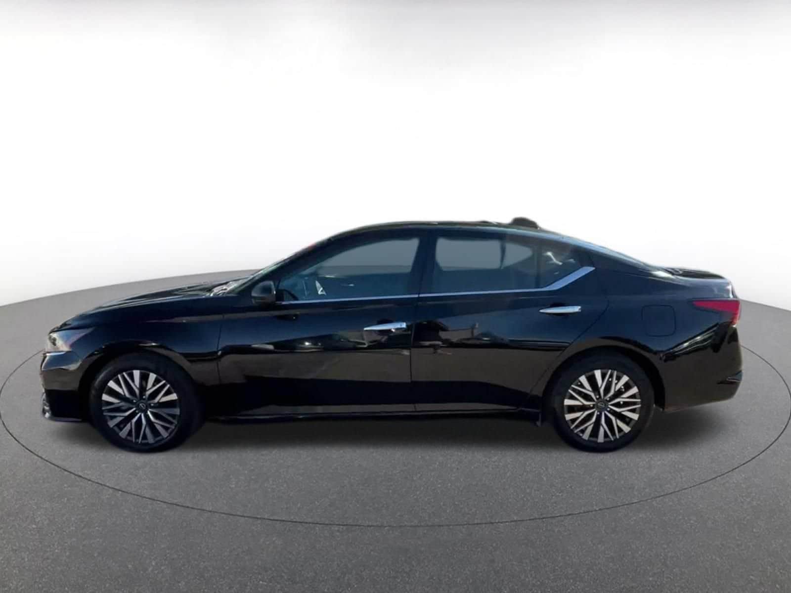 Thumbnail: 2025 Nissan Altima - 8