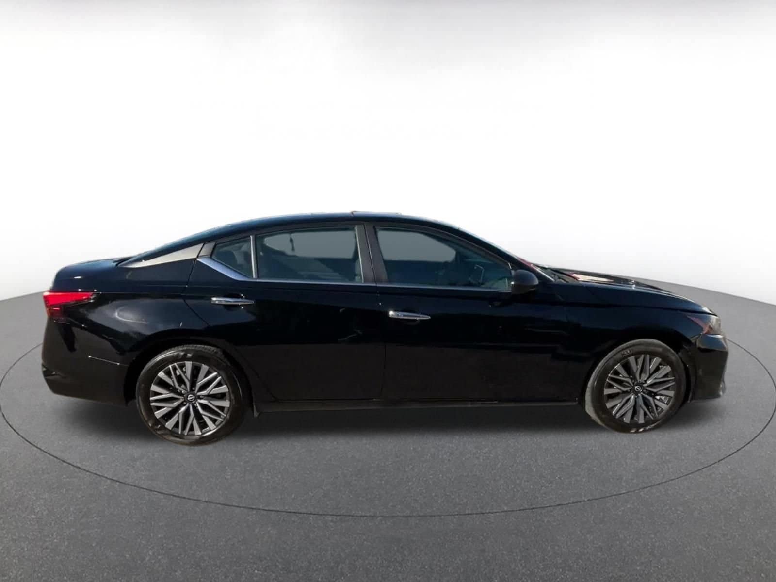 Thumbnail: 2025 Nissan Altima - 15