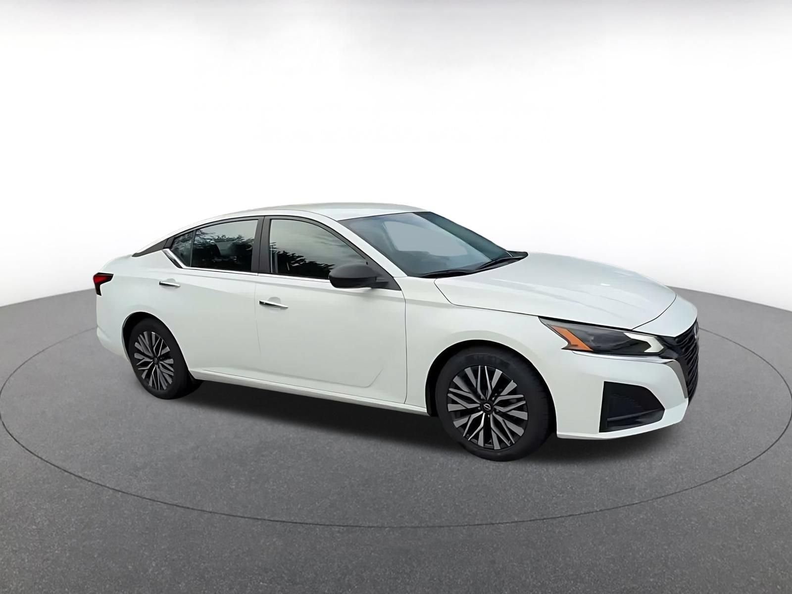 Thumbnail: 2025 Nissan Altima - 2