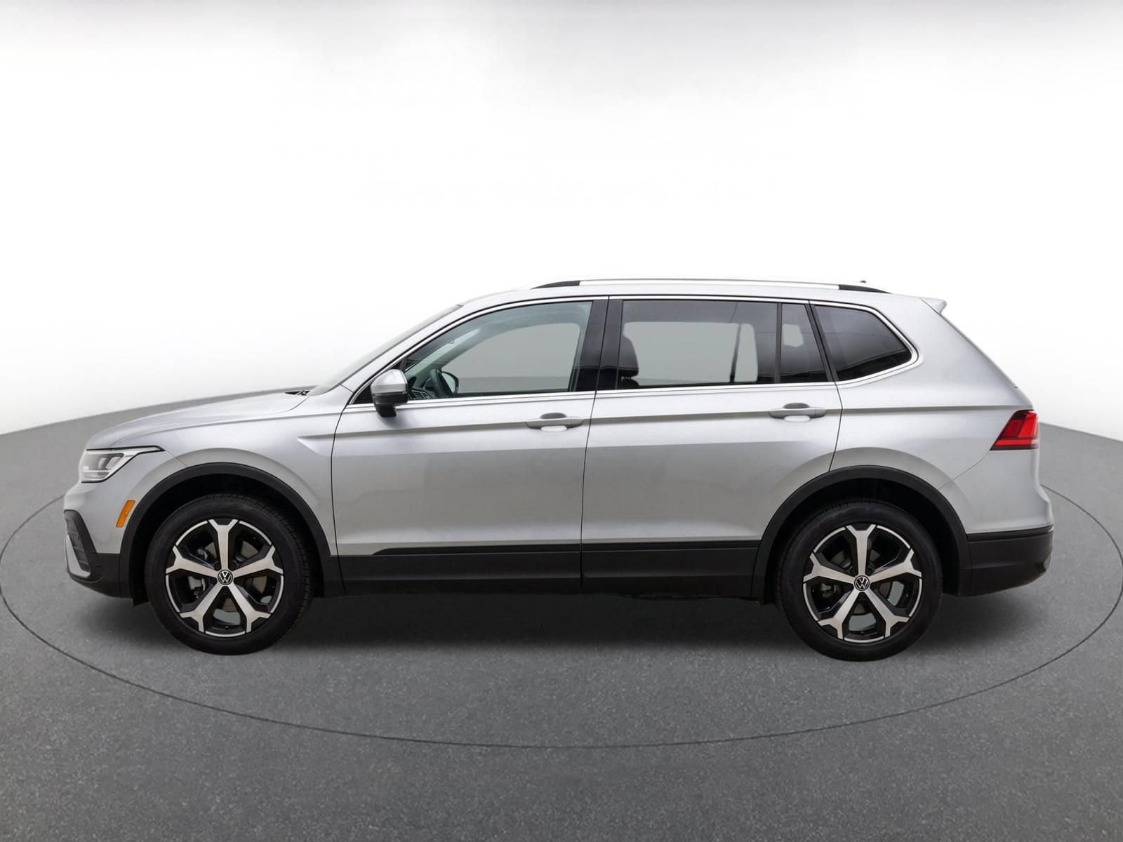 Thumbnail: 2026 Volkswagen Tiguan - 4