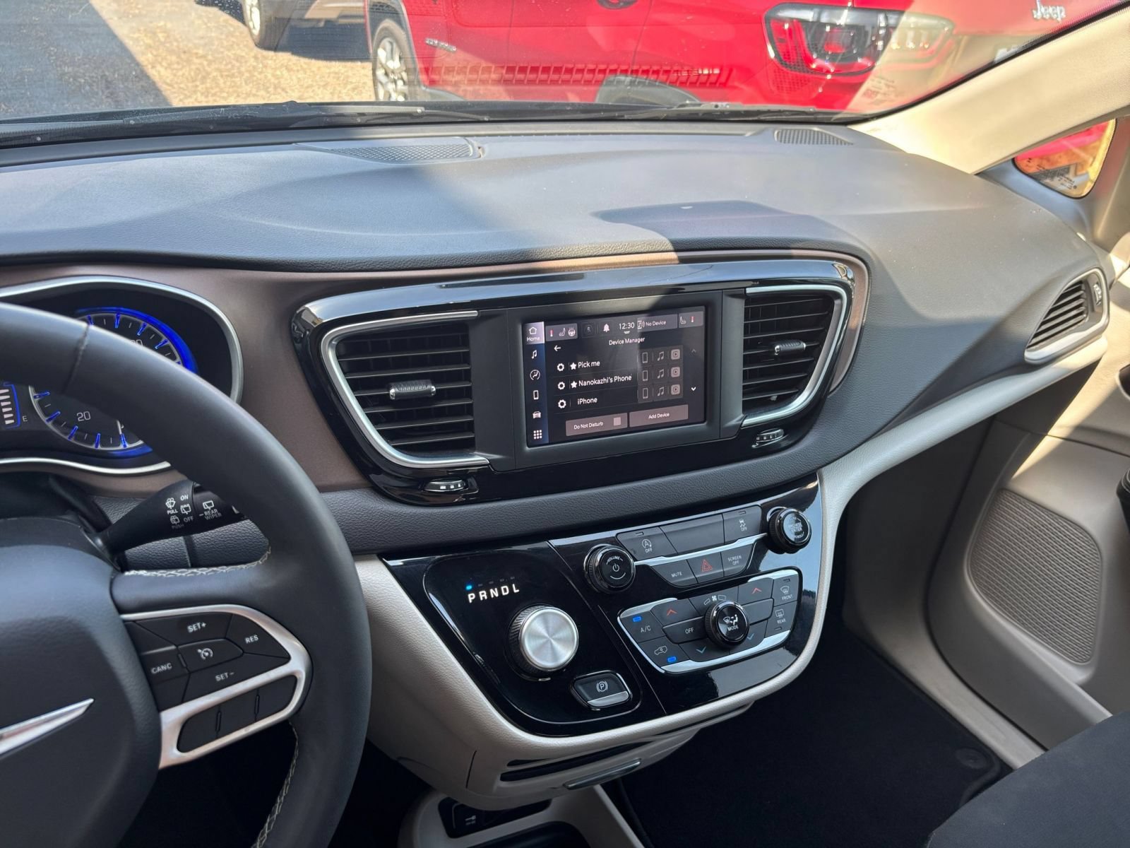 Thumbnail: 2024 Chrysler Voyager - 16
