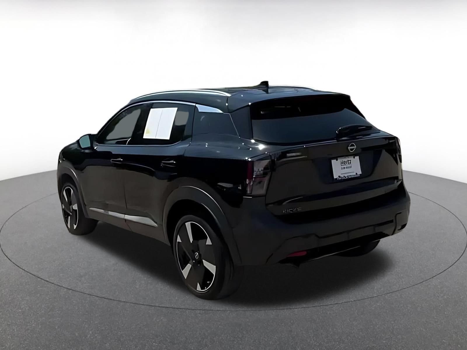 Thumbnail: 2026 Nissan Kicks - 9