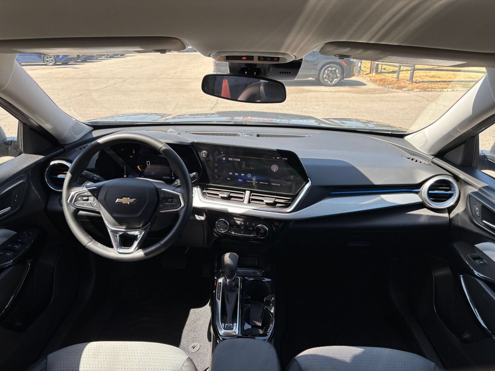 Thumbnail: 2025 Chevrolet Trax - 31