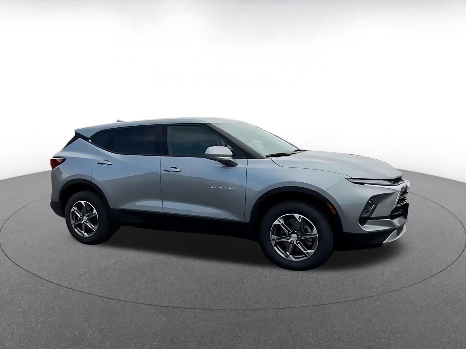 Thumbnail: 2026 Chevrolet Blazer - 2