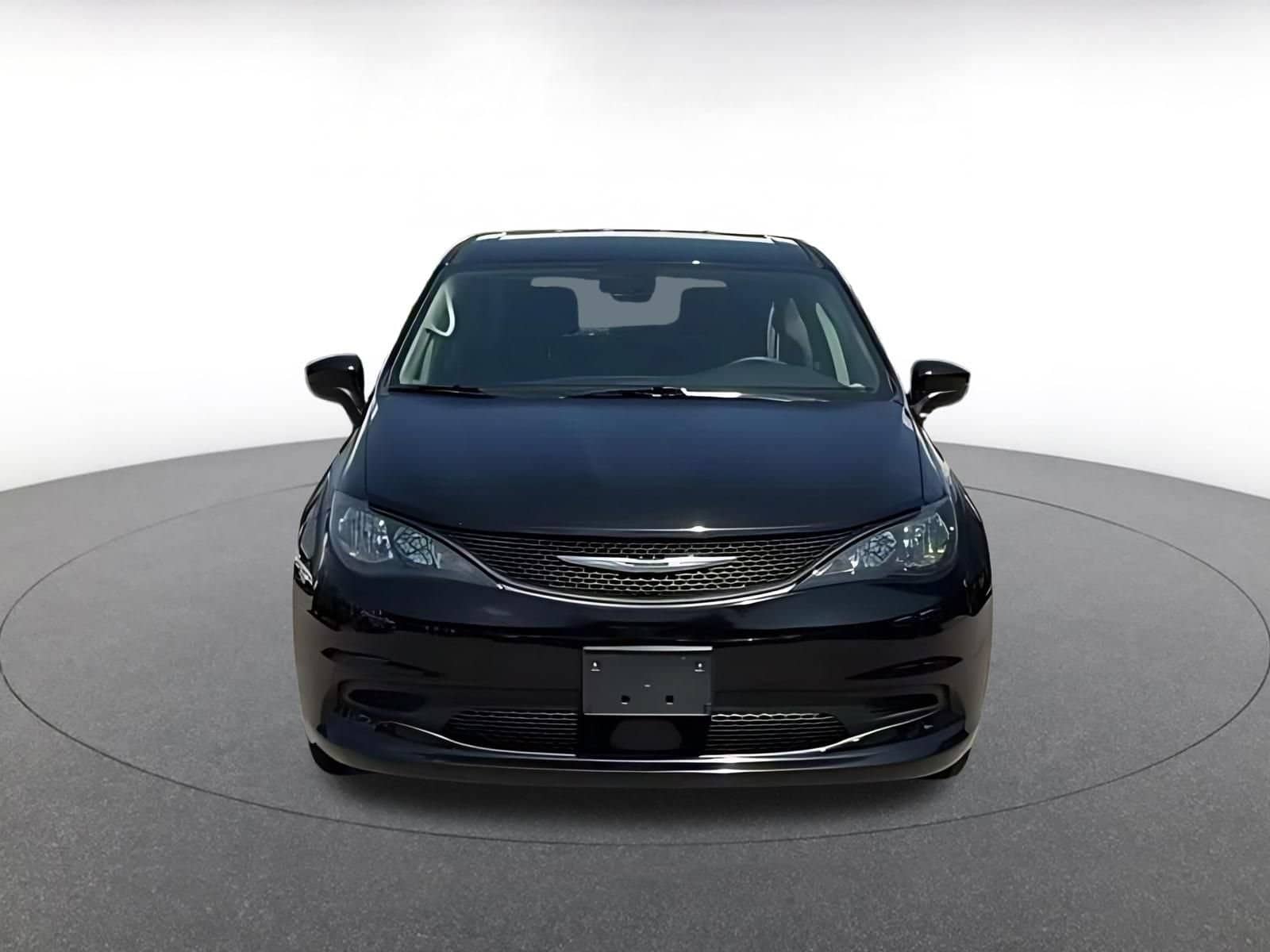Thumbnail: 2024 Chrysler Voyager - 4