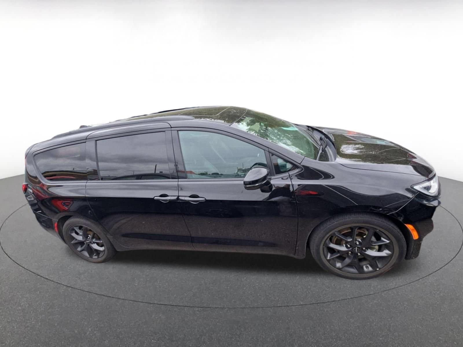 Thumbnail: 2025 Chrysler Pacifica - 7