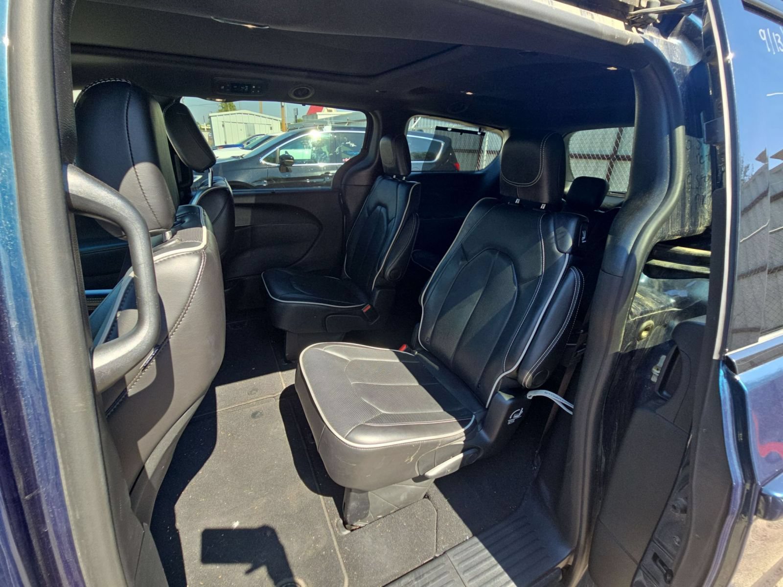 Thumbnail: 2025 Chrysler Pacifica - 9