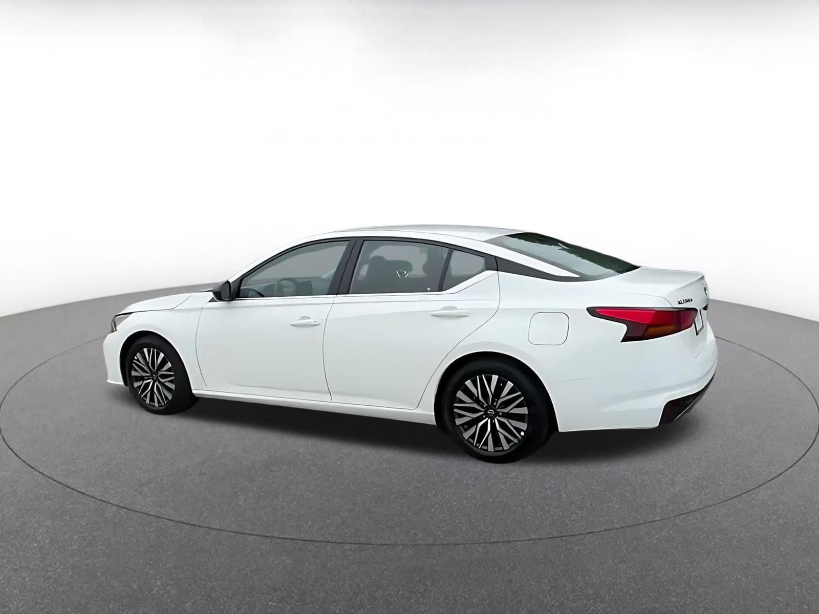 Thumbnail: 2026 Nissan Altima - 10