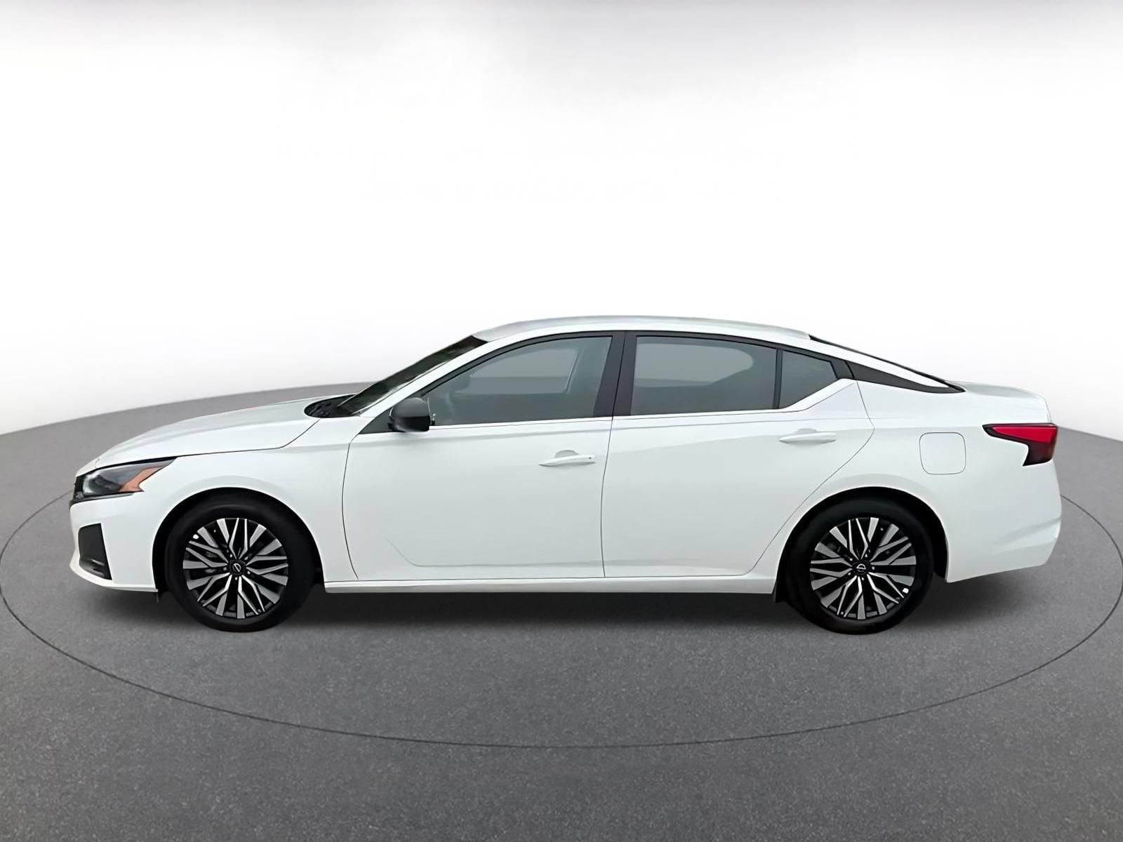 Thumbnail: 2026 Nissan Altima - 9