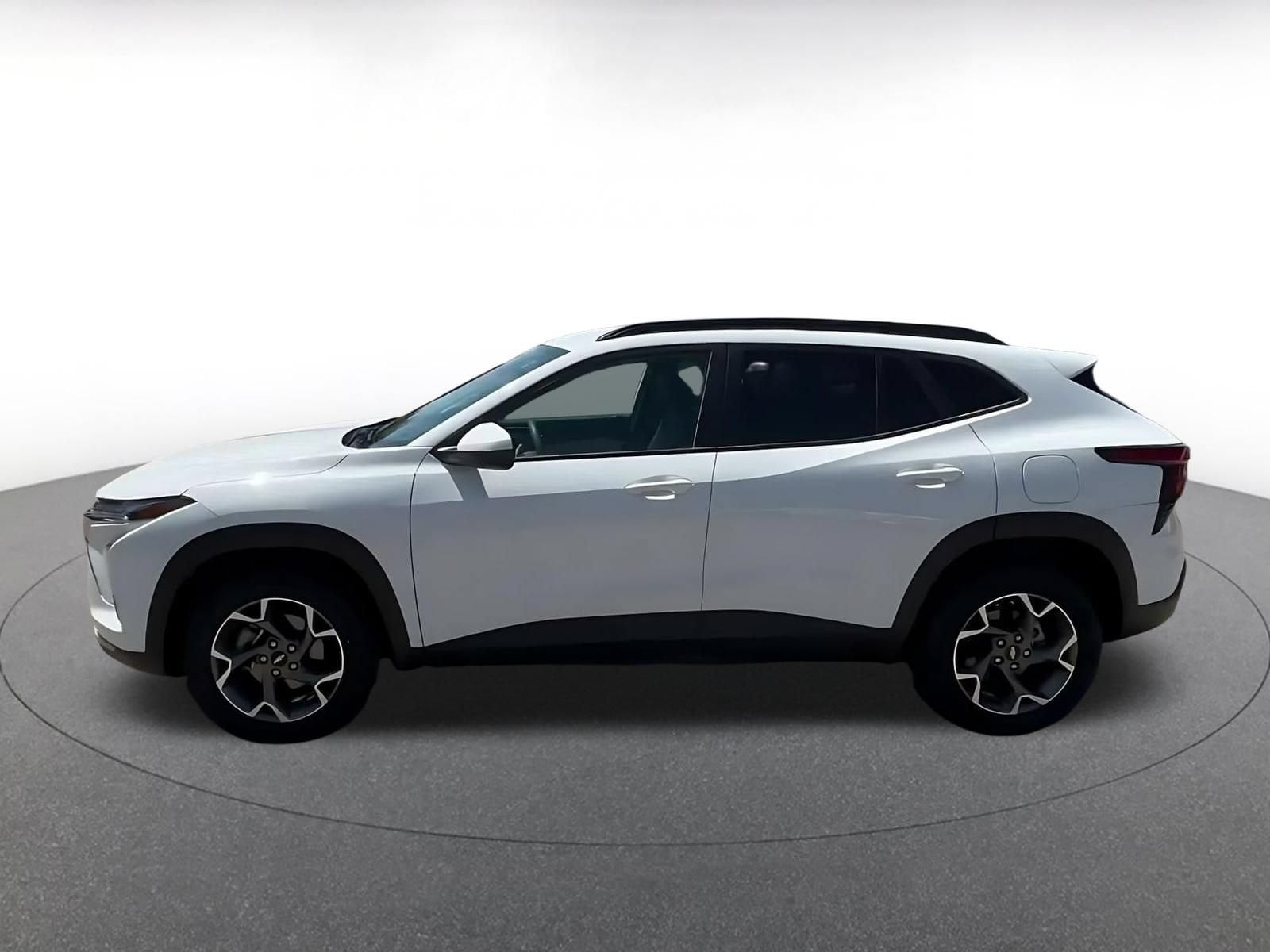 Thumbnail: 2025 Chevrolet Trax - 8