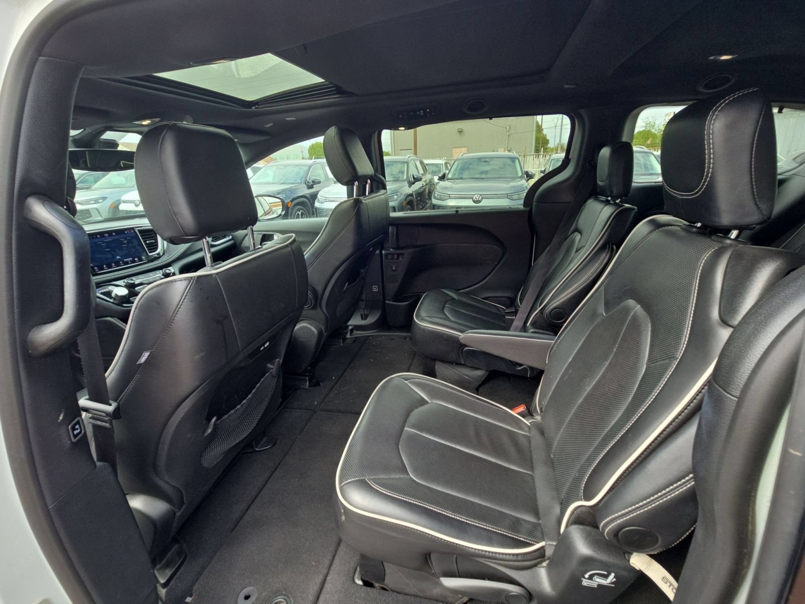 Thumbnail: 2025 Chrysler Pacifica - 10