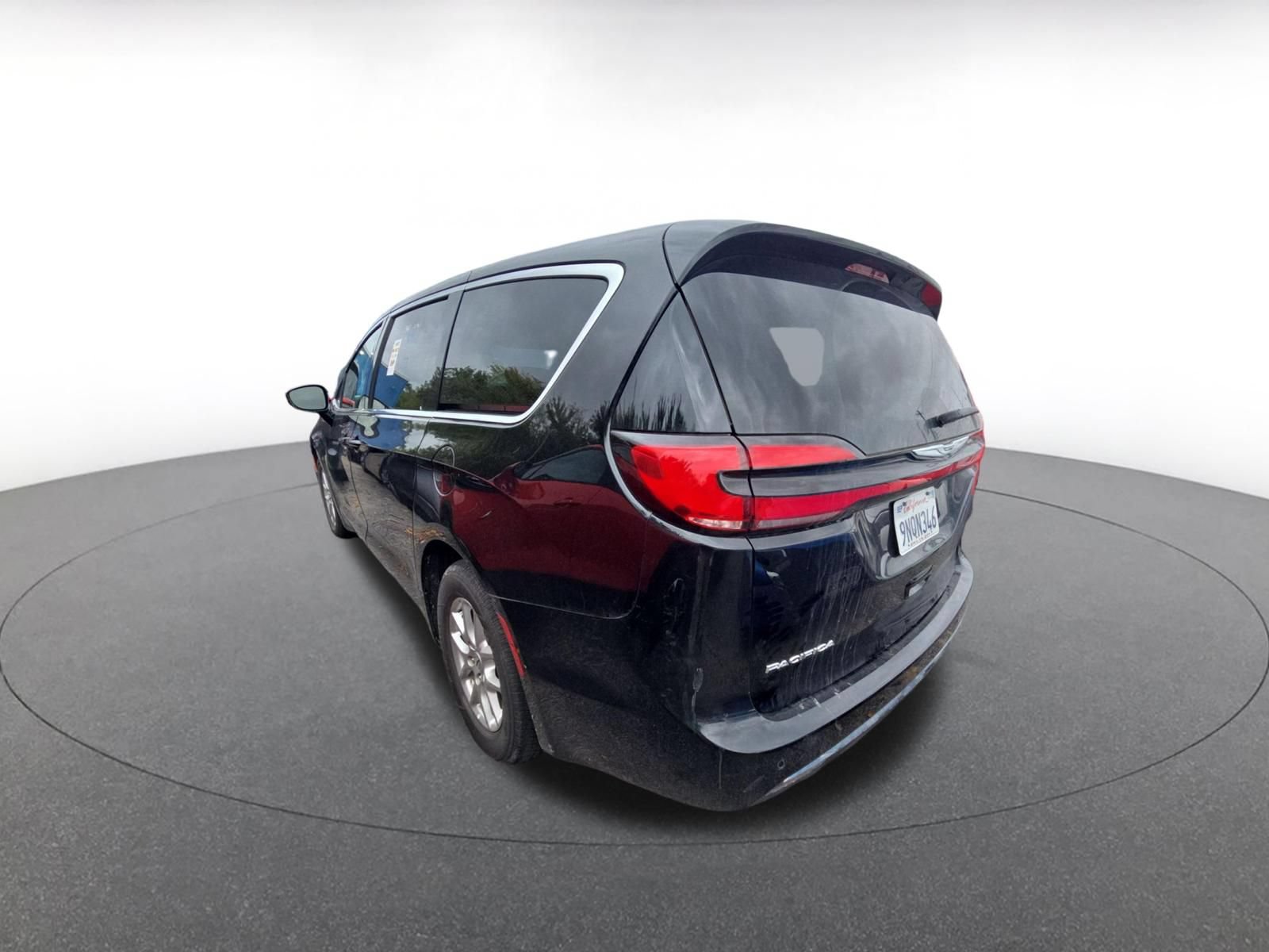 Thumbnail: 2025 Chrysler Pacifica - 4