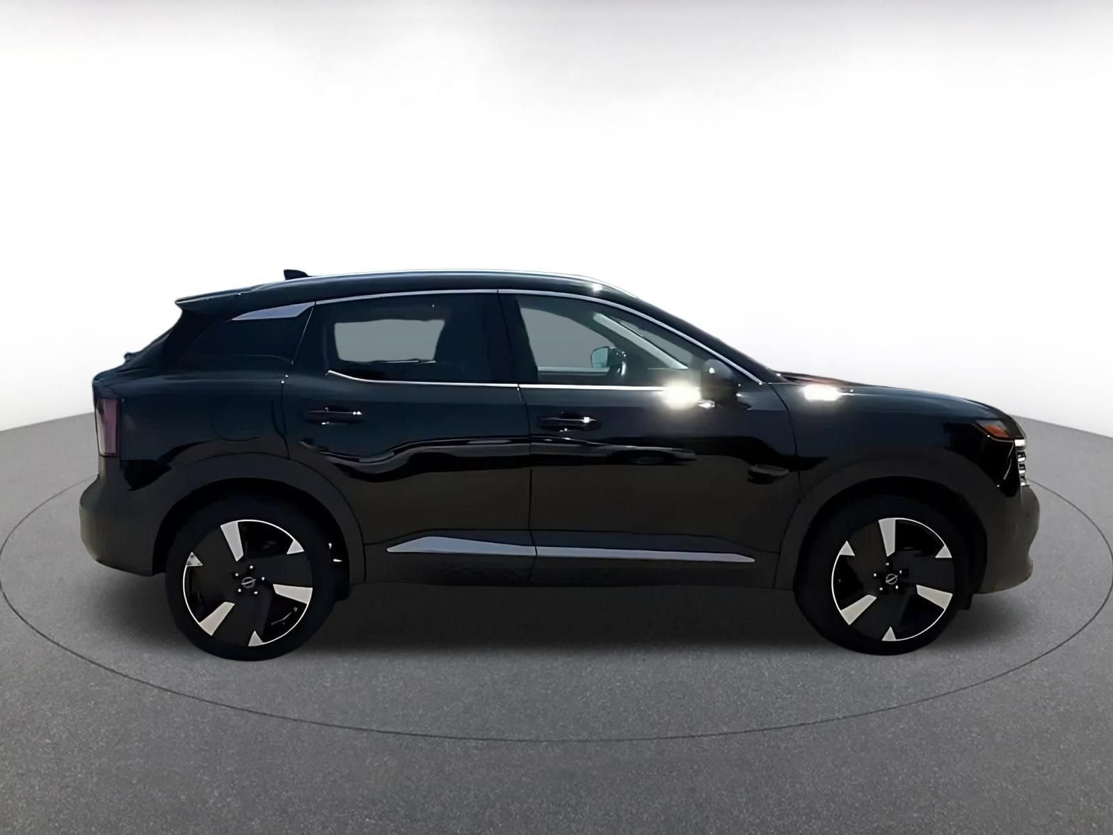 Thumbnail: 2026 Nissan Kicks - 14