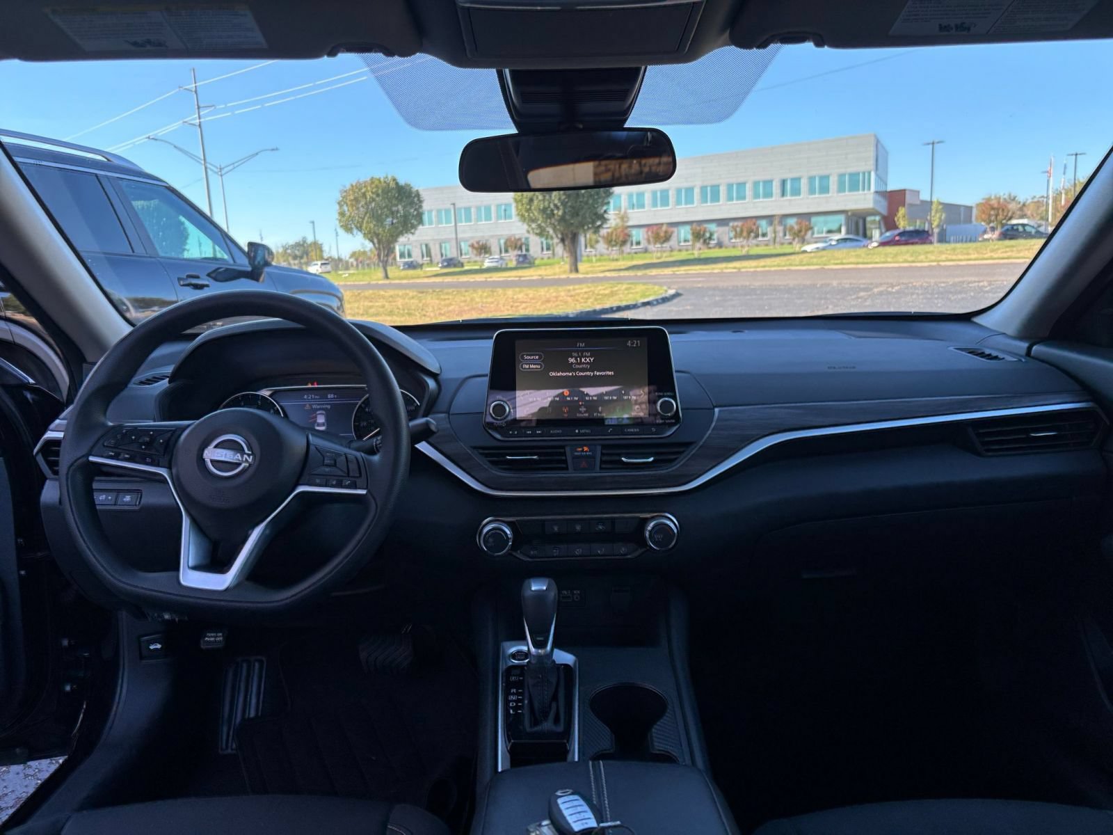 Thumbnail: 2025 Nissan Altima - 32