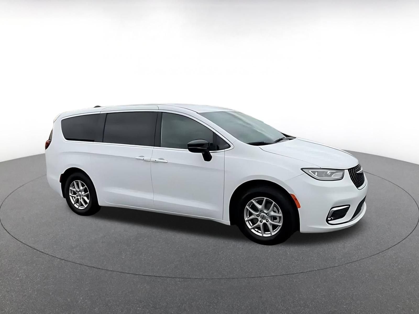 Thumbnail: 2025 Chrysler Pacifica - 2