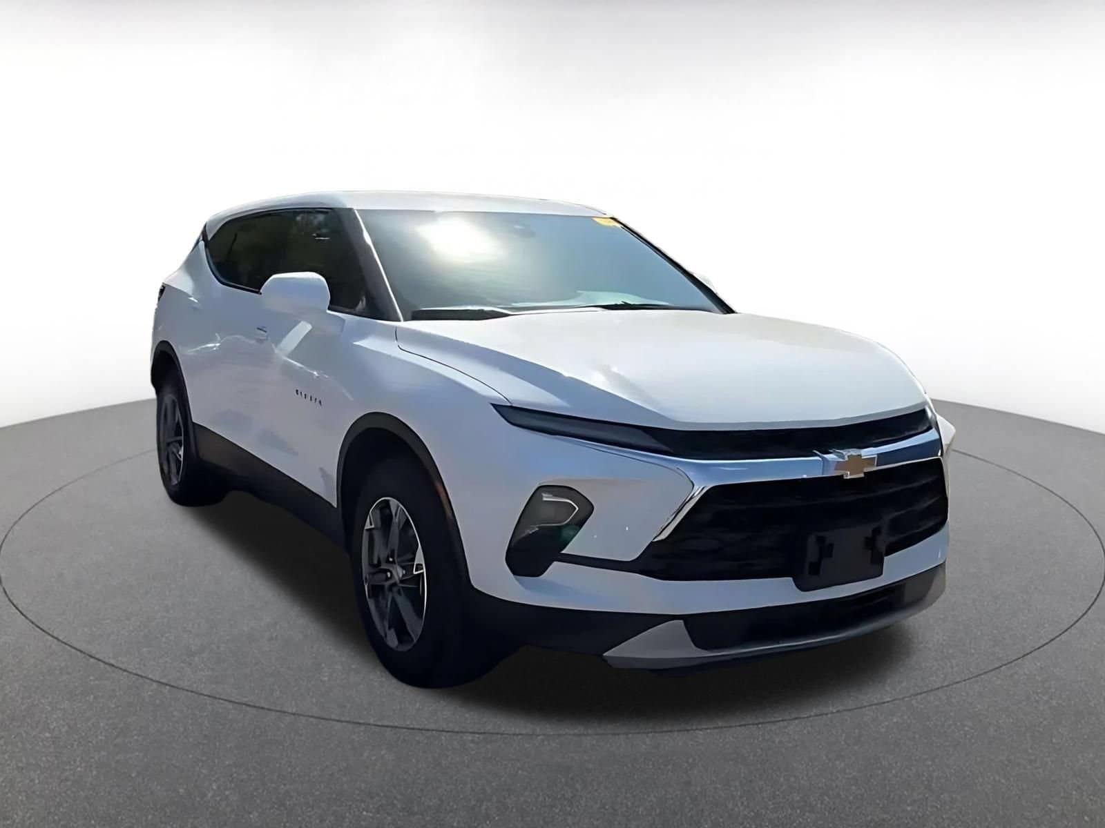 Thumbnail: 2026 Chevrolet Blazer - 3