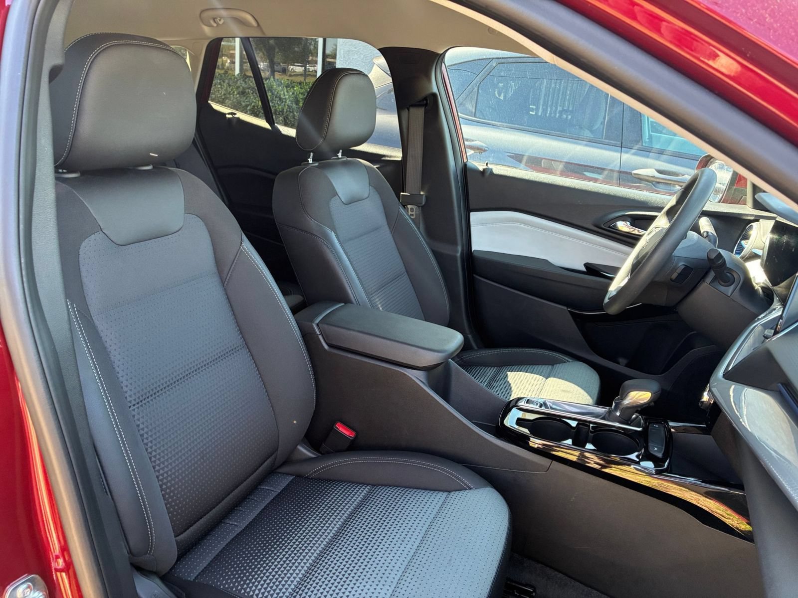 Thumbnail: 2025 Chevrolet Trax - 34