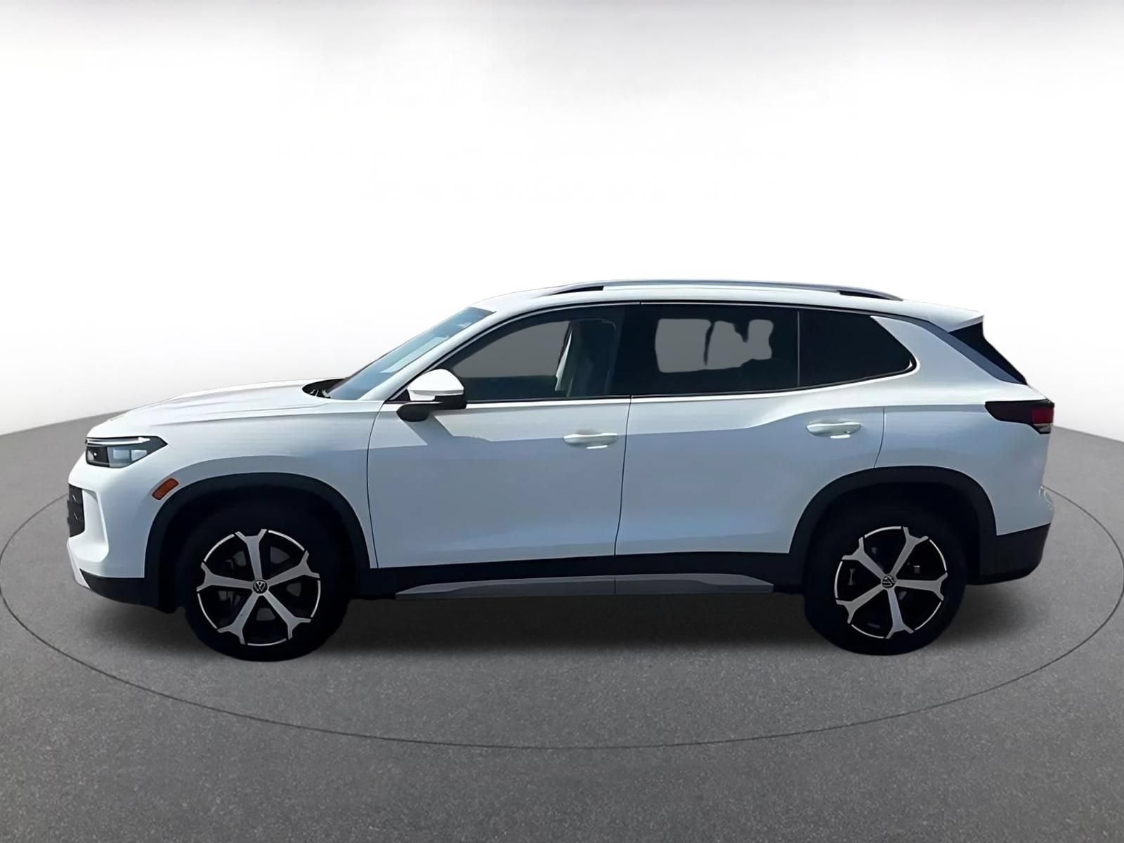 Thumbnail: 2026 Volkswagen Tiguan - 8