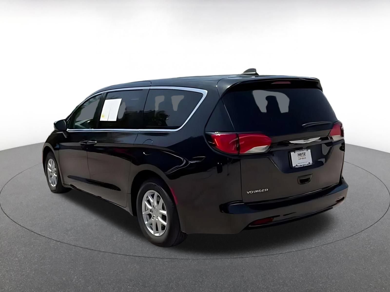 Thumbnail: 2024 Chrysler Voyager - 10