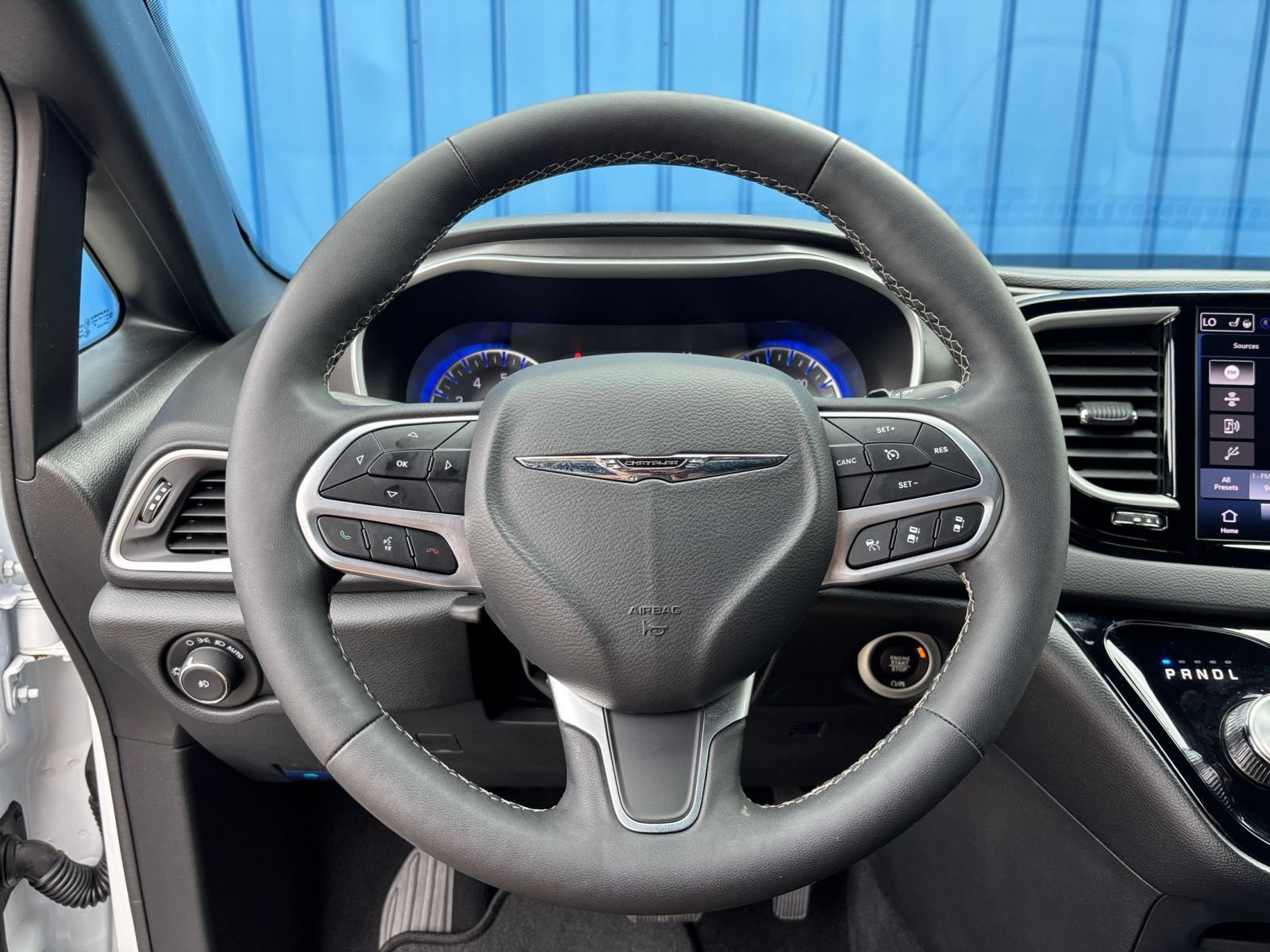 Thumbnail: 2025 Chrysler Pacifica - 30