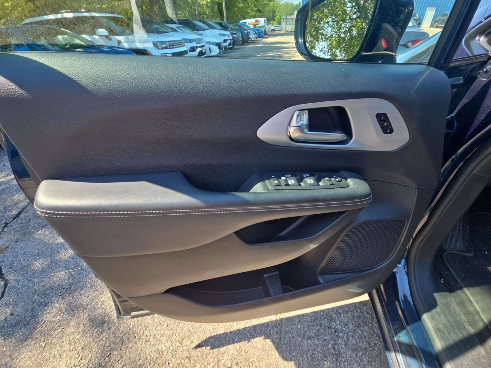 Thumbnail: 2025 Chrysler Pacifica - 18