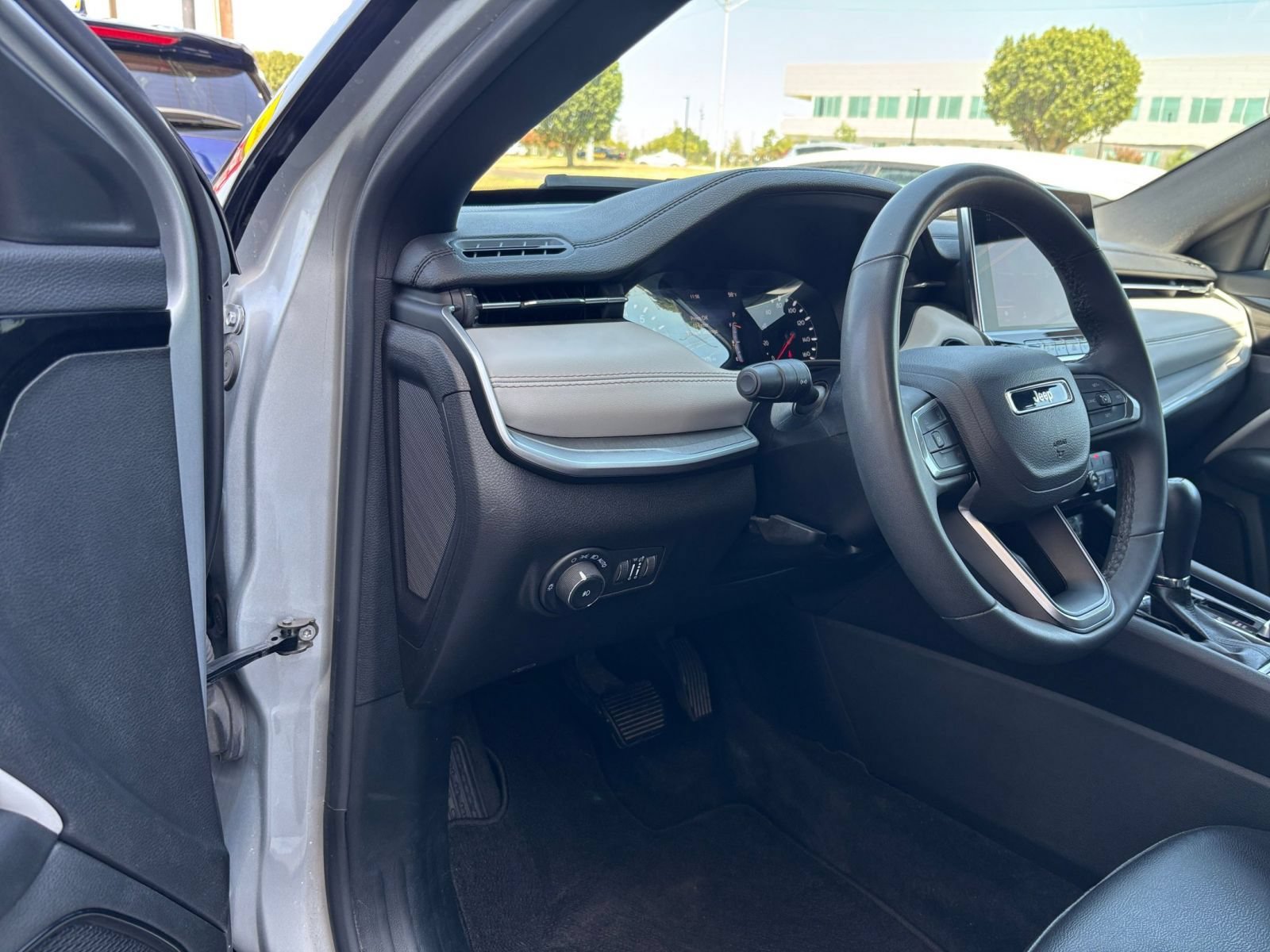 Thumbnail: 2025 Jeep Compass - 34