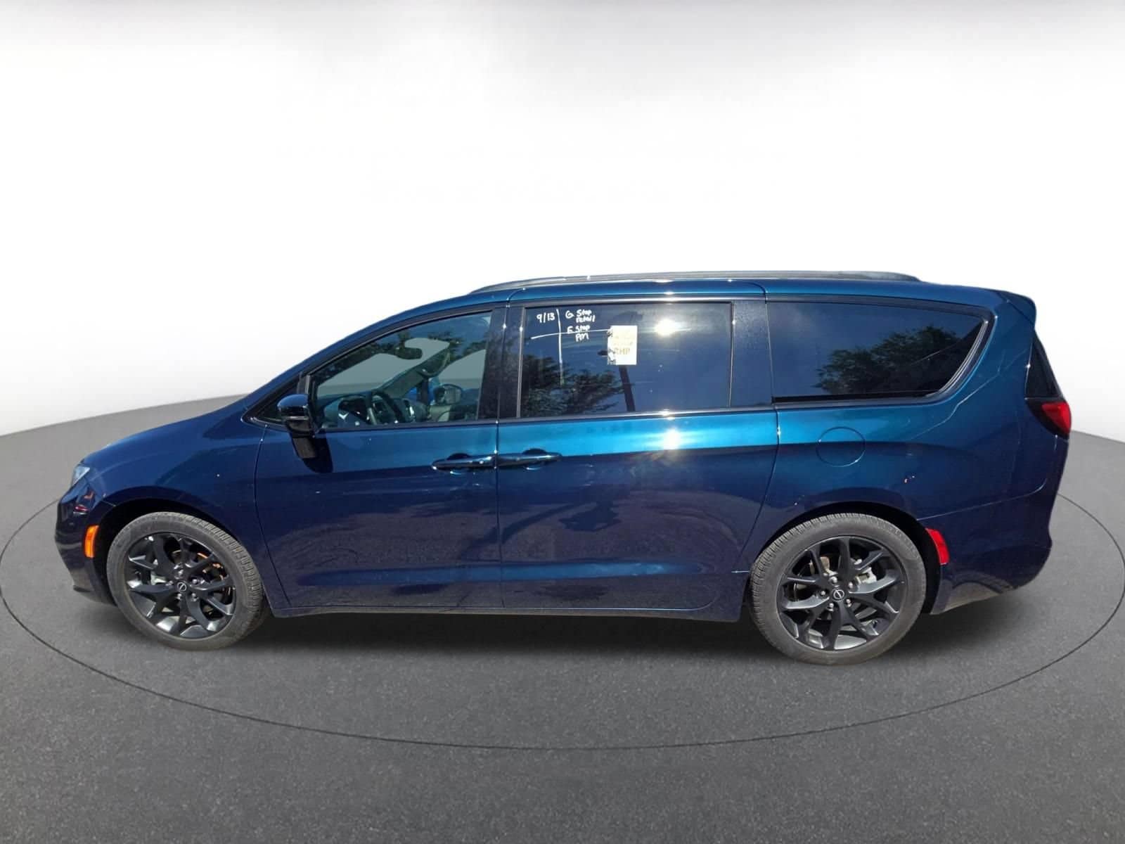 Thumbnail: 2025 Chrysler Pacifica - 2