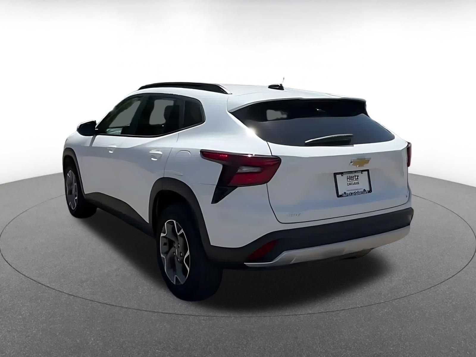 Thumbnail: 2025 Chevrolet Trax - 10