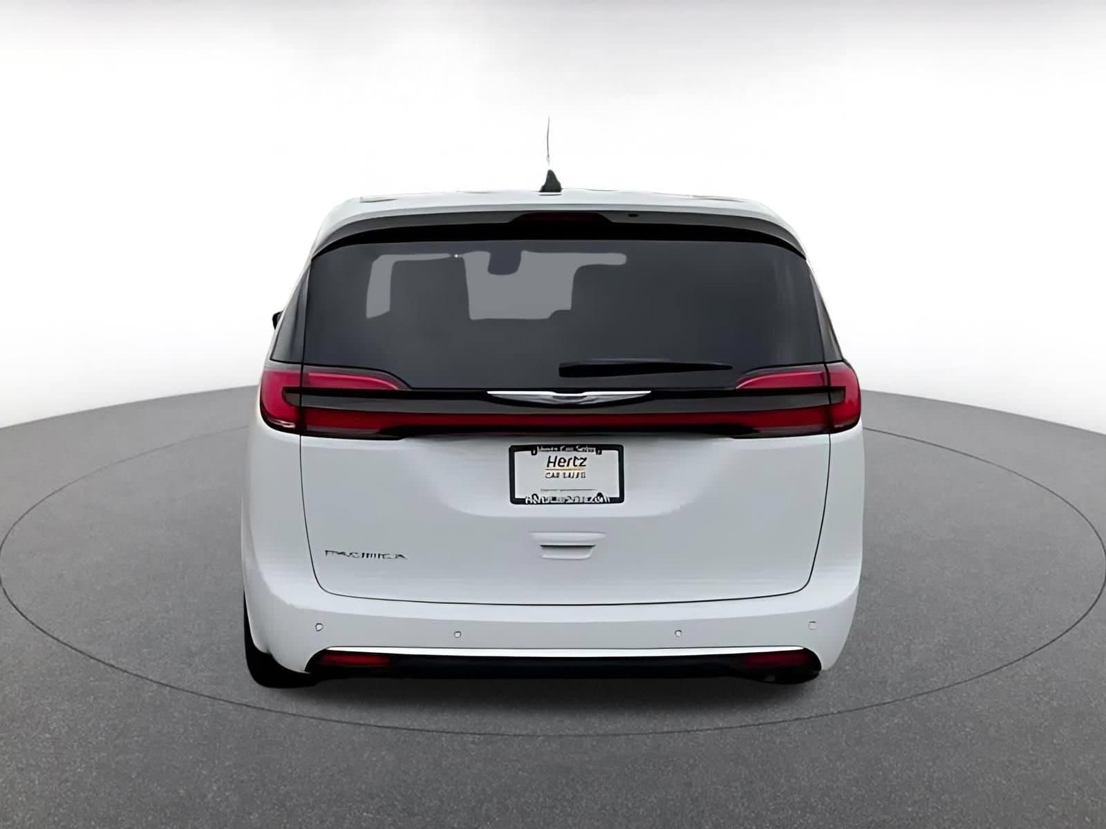Thumbnail: 2025 Chrysler Pacifica - 12