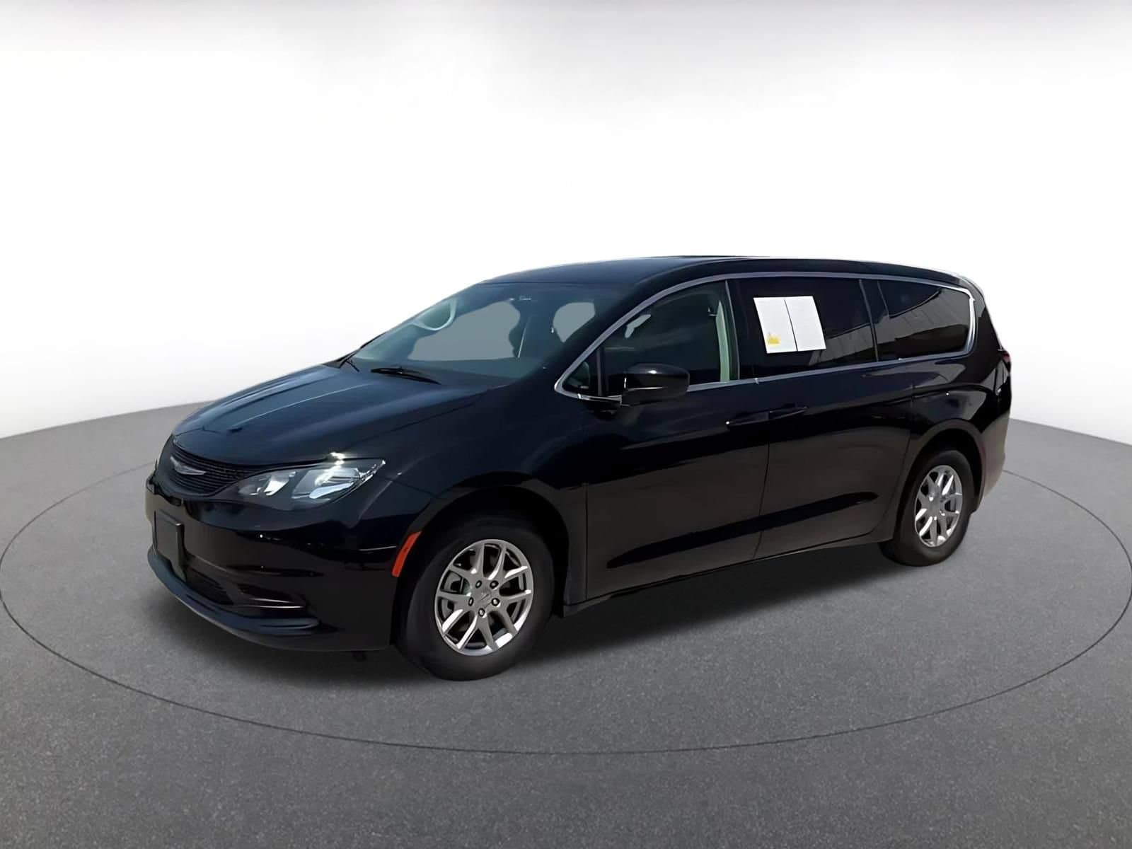 Thumbnail: 2024 Chrysler Voyager - 7