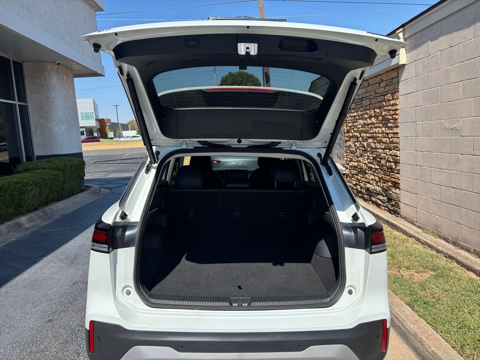 Thumbnail: 2026 Volkswagen Tiguan - 32