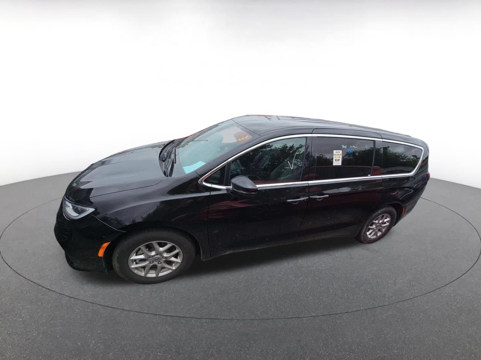 Thumbnail: 2025 Chrysler Pacifica - 2