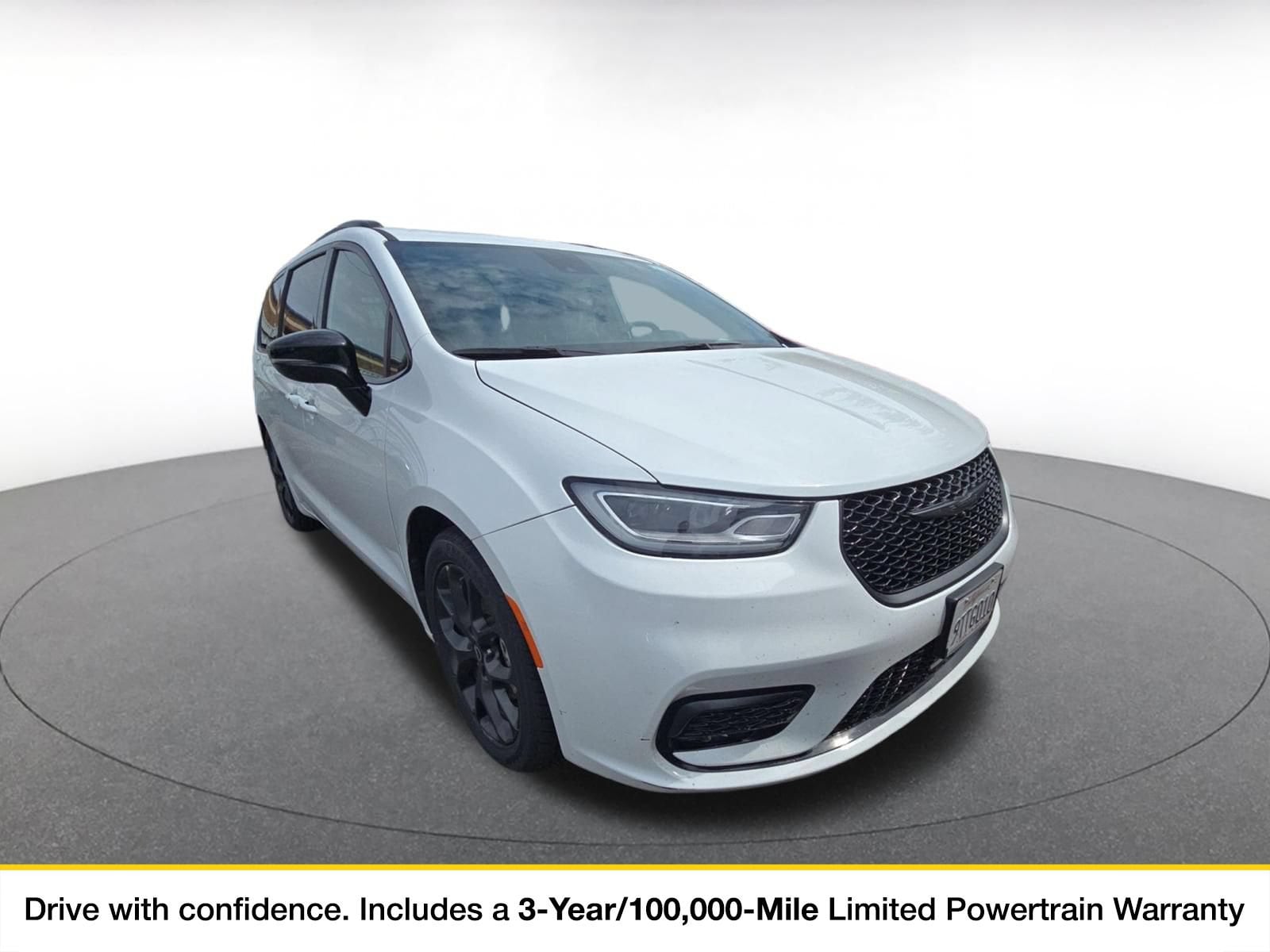 Thumbnail: 2025 Chrysler Pacifica - 1