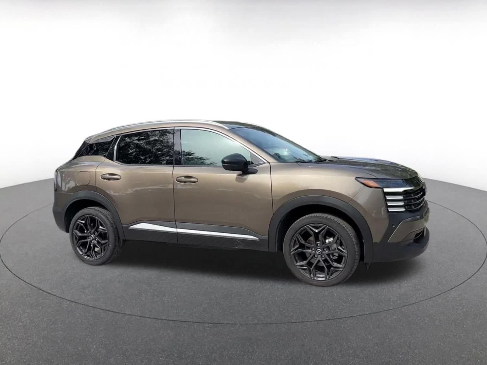Thumbnail: 2026 Nissan Kicks - 2