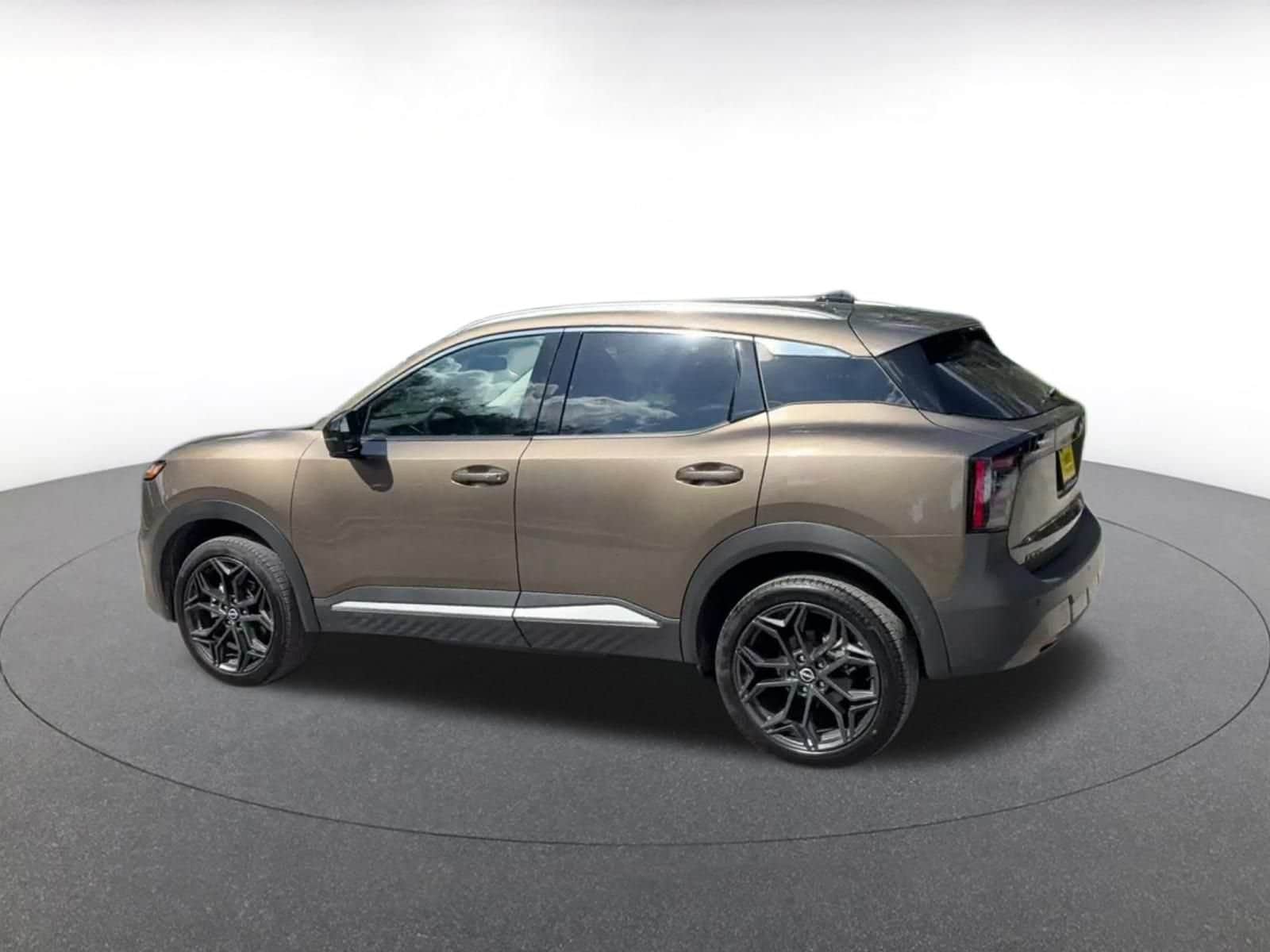 Thumbnail: 2026 Nissan Kicks - 9