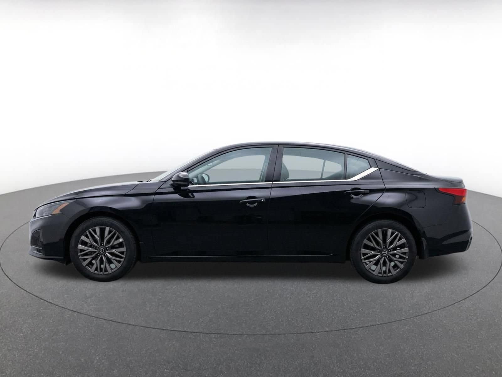 Thumbnail: 2025 Nissan Altima - 4