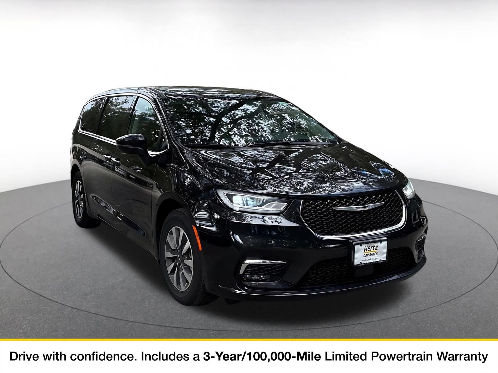 Thumbnail: 2023 Chrysler Pacifica - 1
