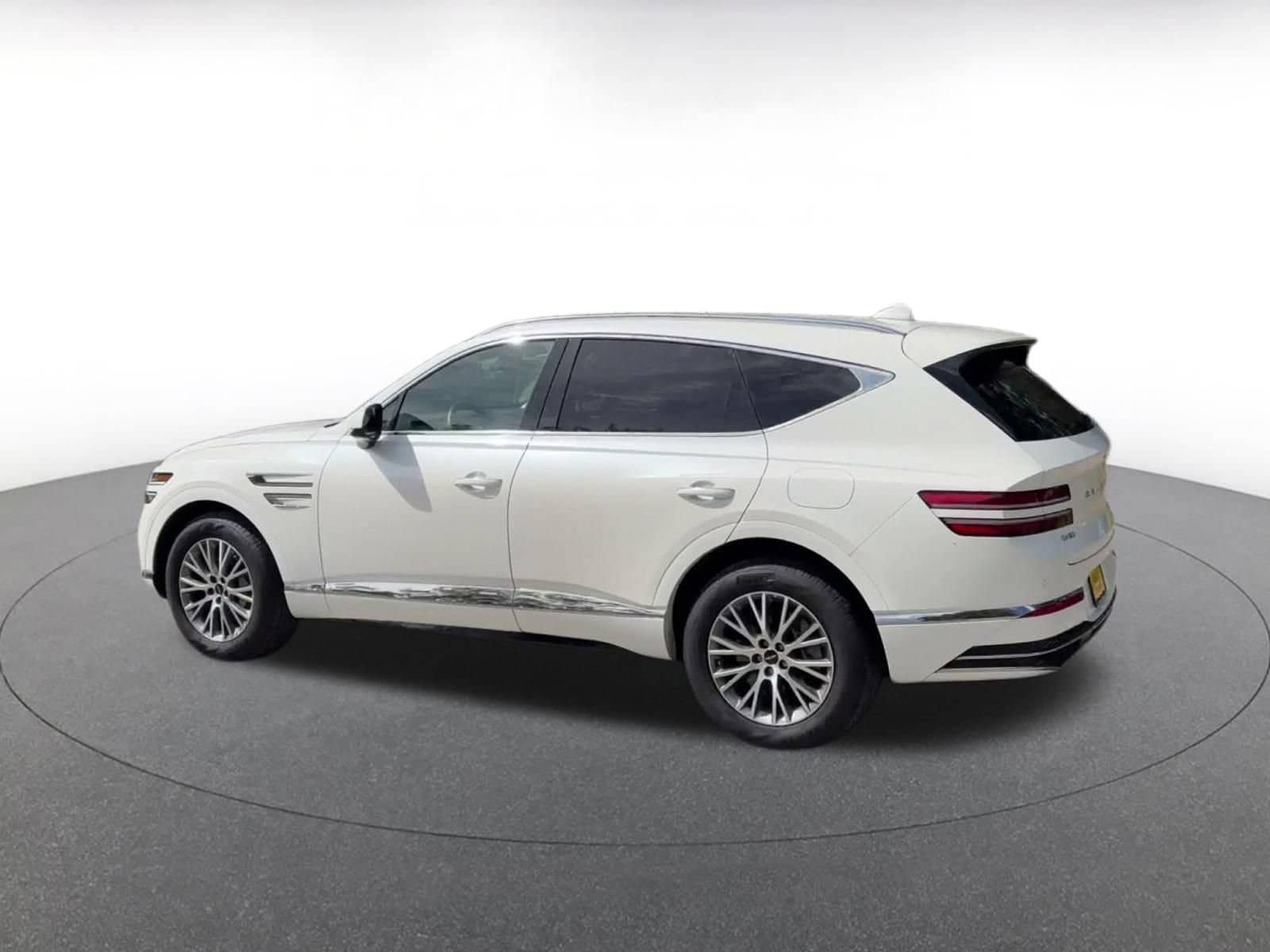 Thumbnail: 2026 Genesis GV80 - 9