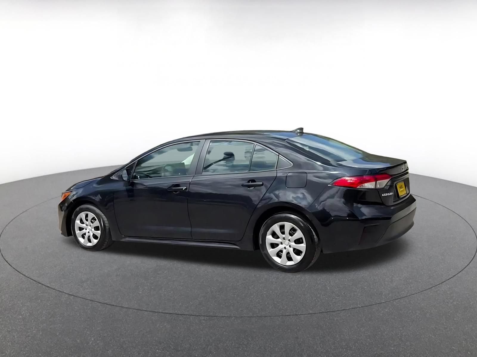 Thumbnail: 2025 Toyota Corolla - 9