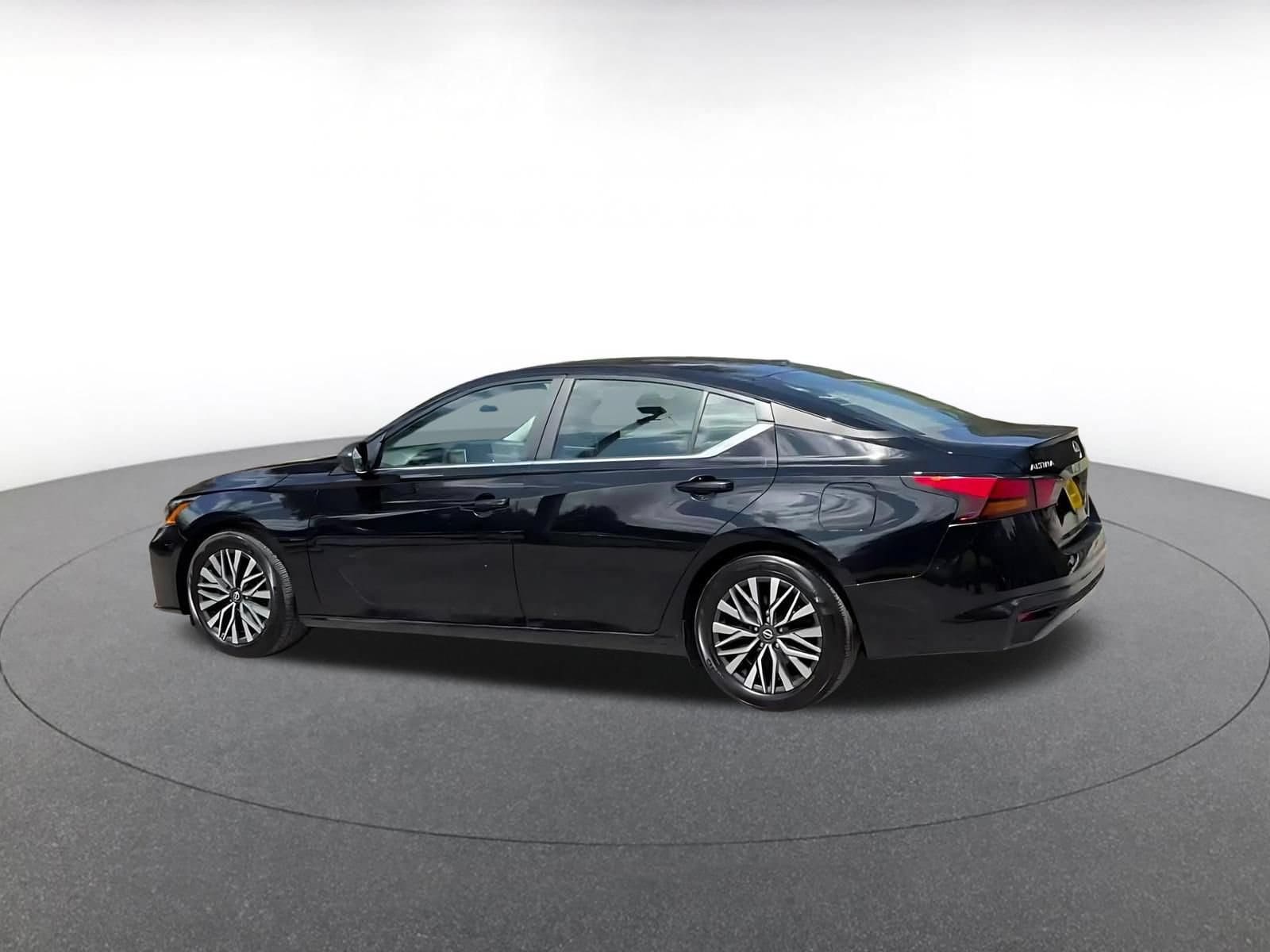 Thumbnail: 2026 Nissan Altima - 9