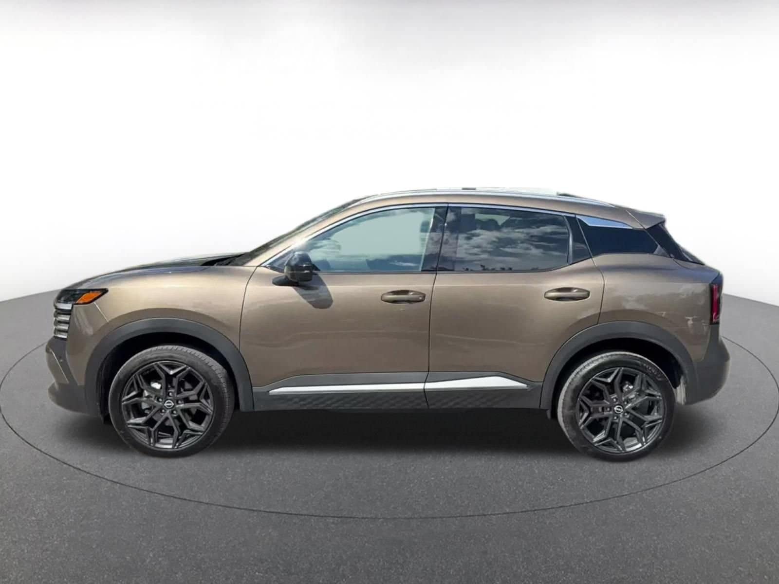 Thumbnail: 2026 Nissan Kicks - 8
