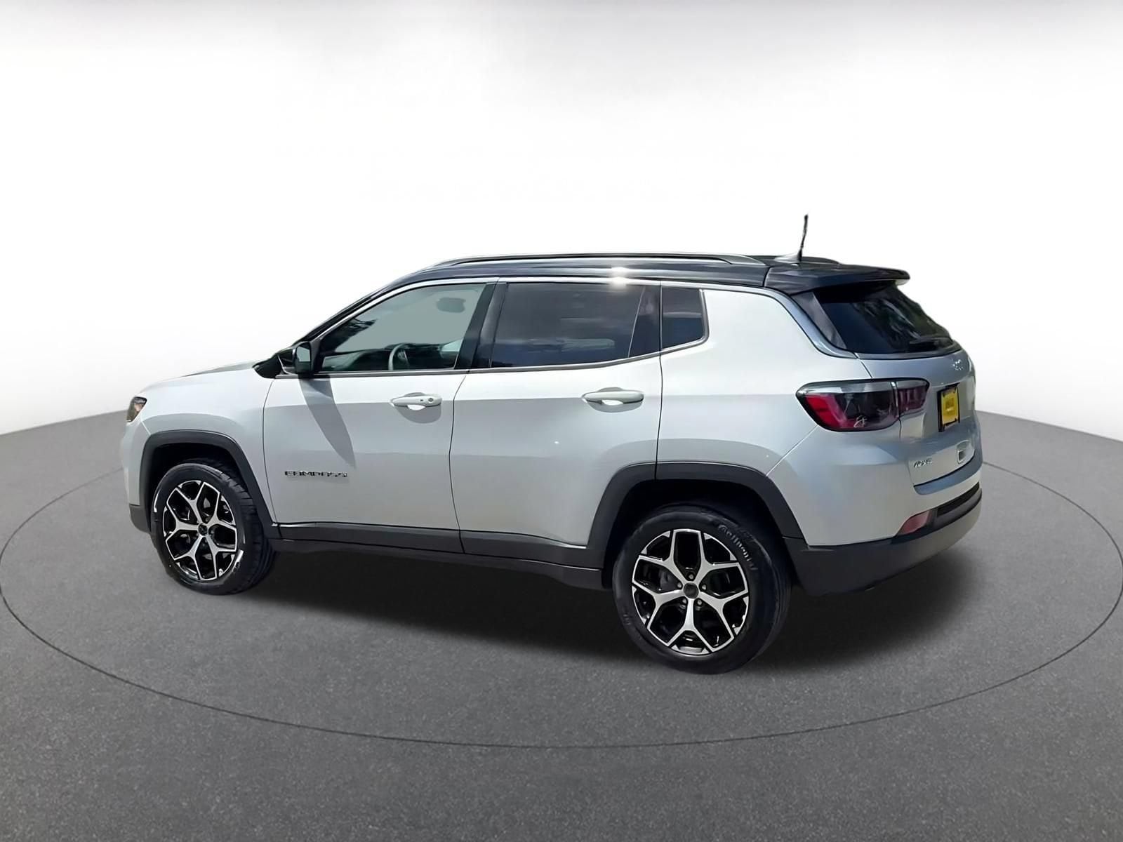 Thumbnail: 2025 Jeep Compass - 10