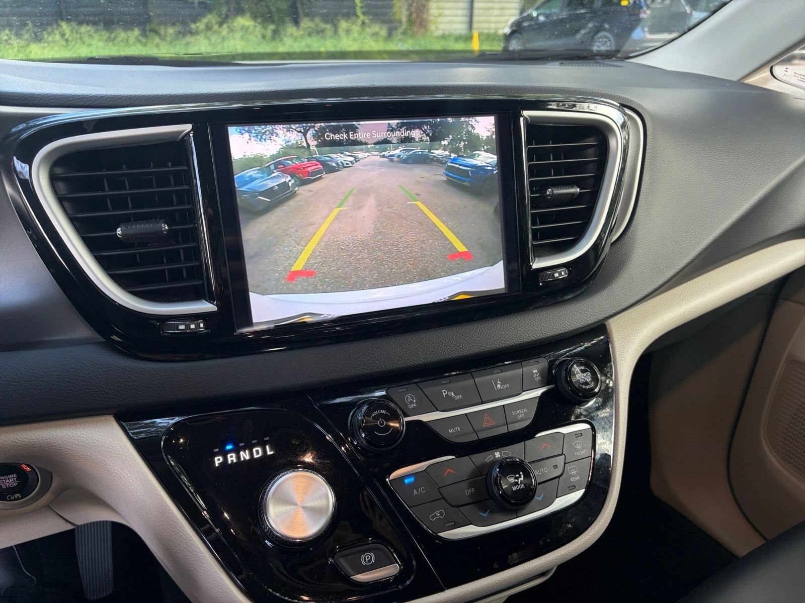 Thumbnail: 2024 Chrysler Pacifica - 16