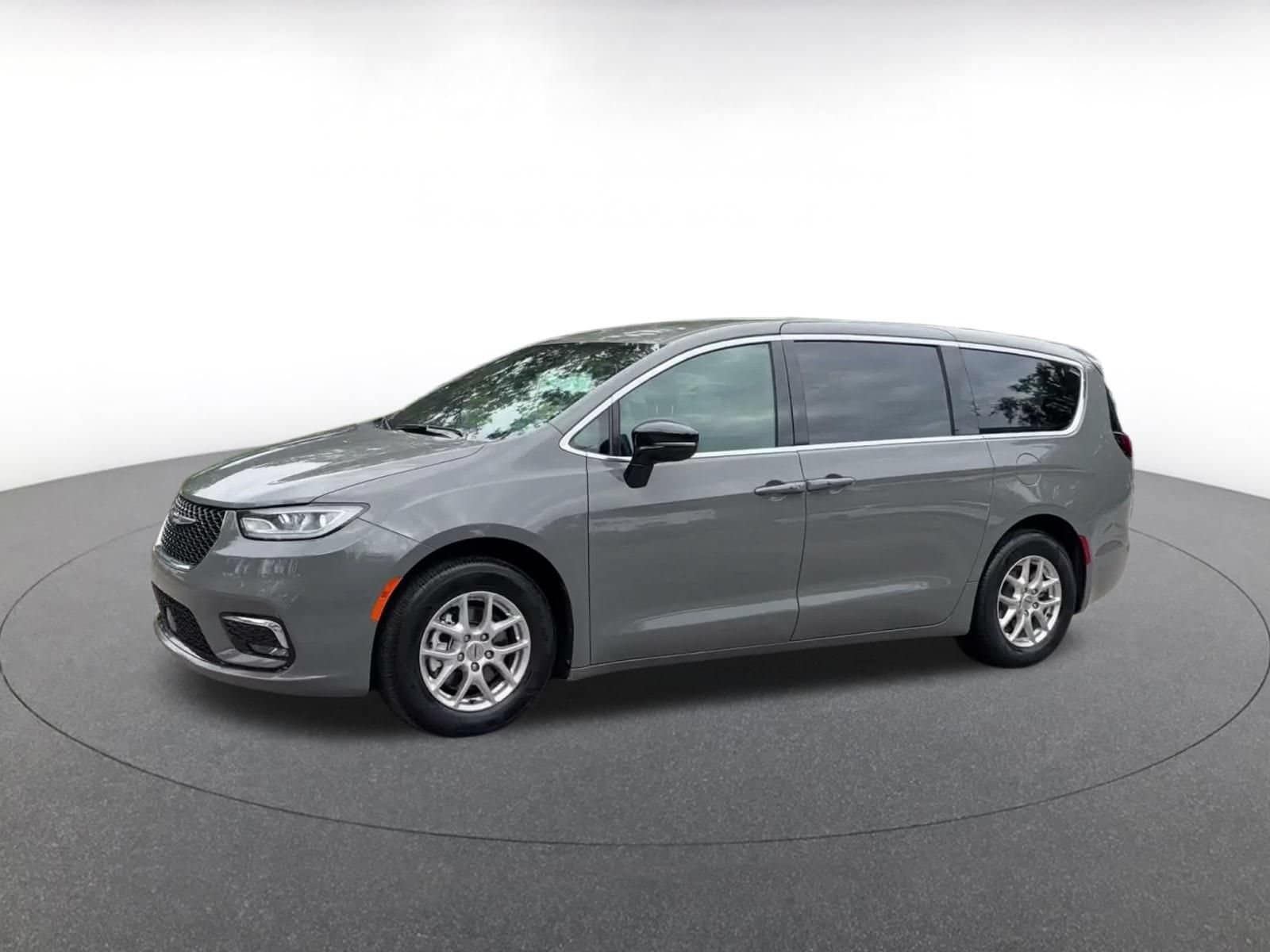 Thumbnail: 2025 Chrysler Pacifica - 7