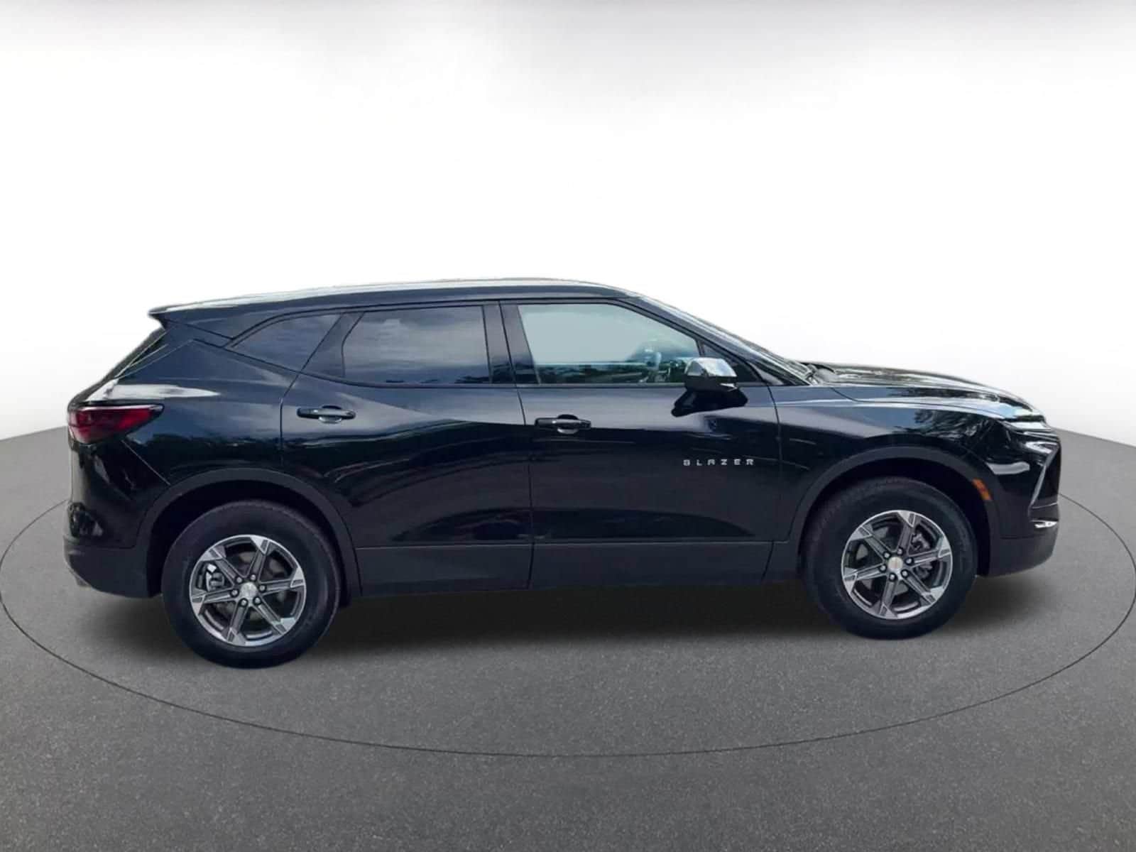Thumbnail: 2026 Chevrolet Blazer - 15