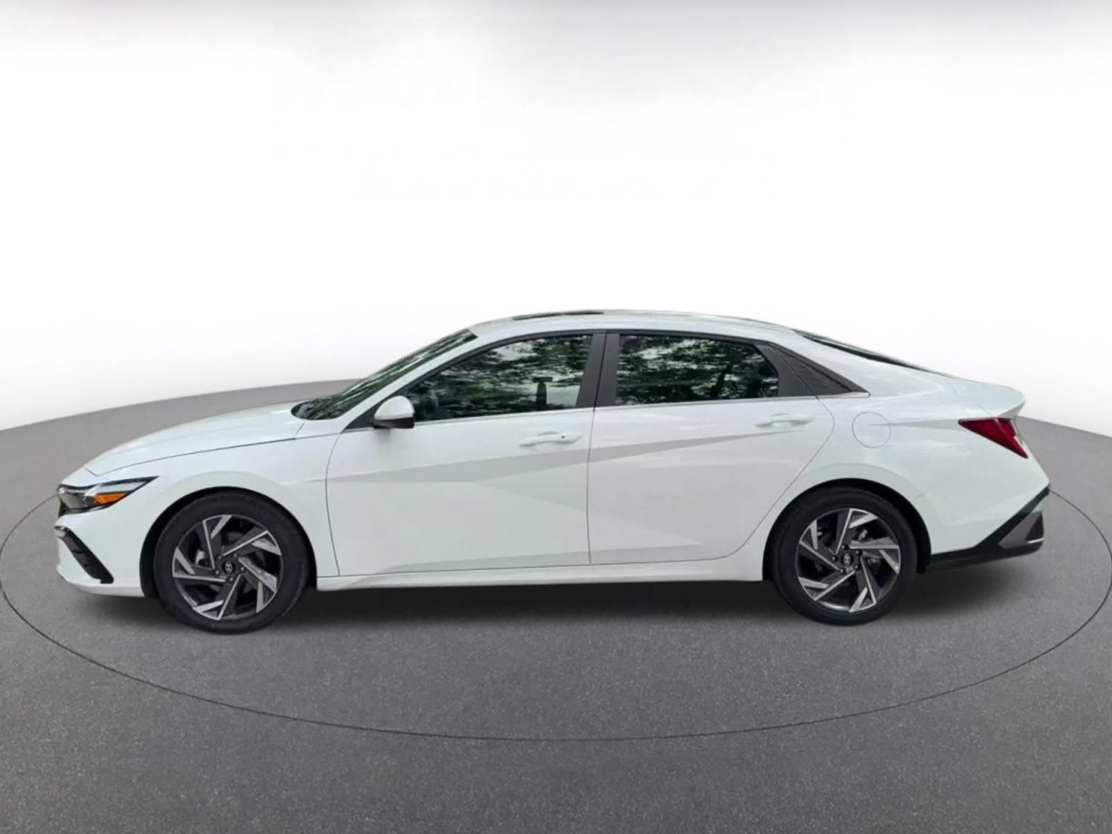 Thumbnail: 2025 Hyundai Elantra - 8