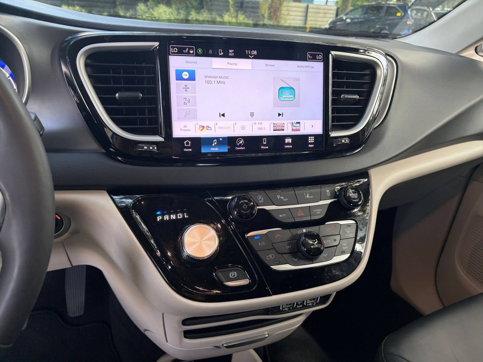 Thumbnail: 2024 Chrysler Pacifica - 20