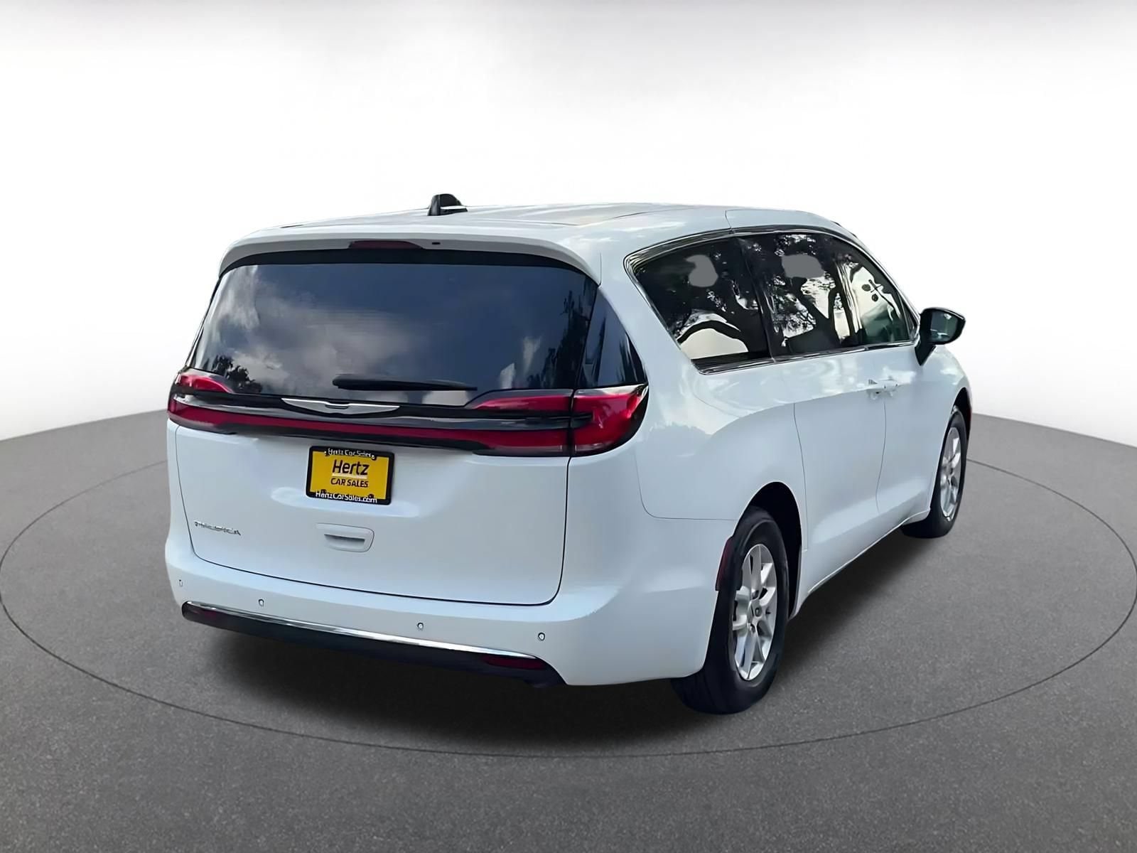 Thumbnail: 2024 Chrysler Pacifica - 14