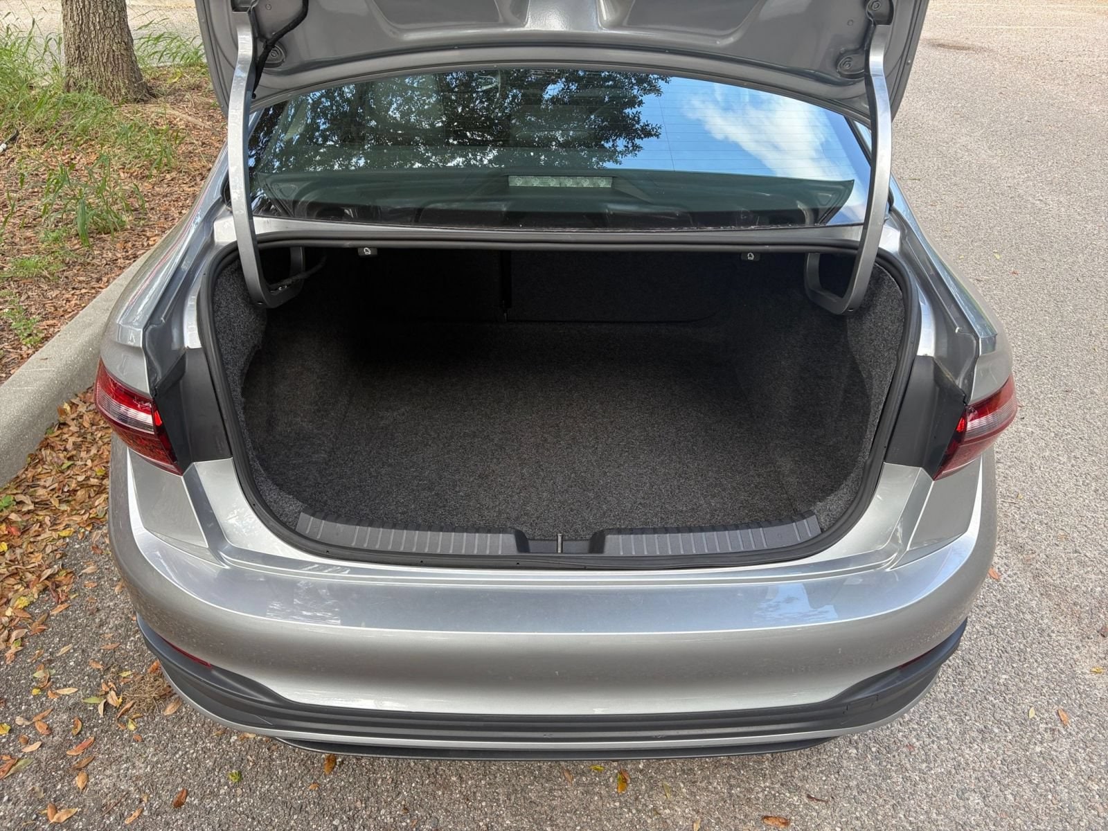 Thumbnail: 2025 Volkswagen Jetta - 31