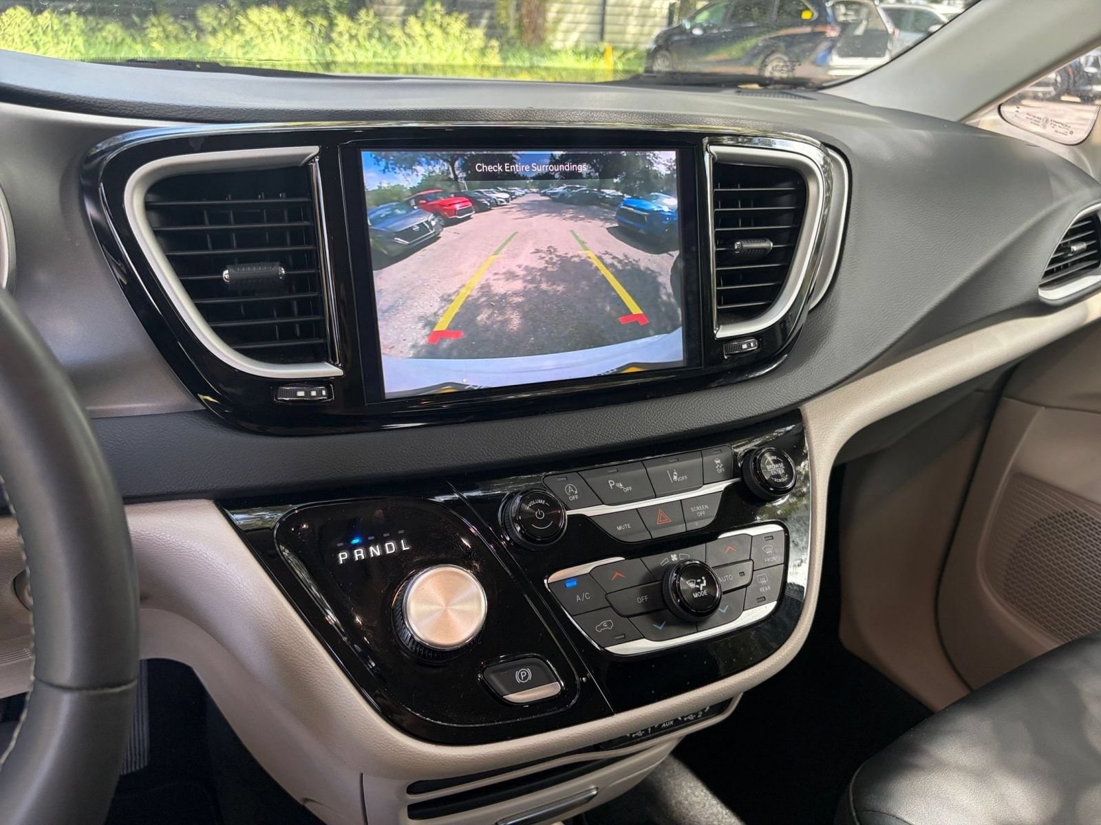 Thumbnail: 2024 Chrysler Pacifica - 26